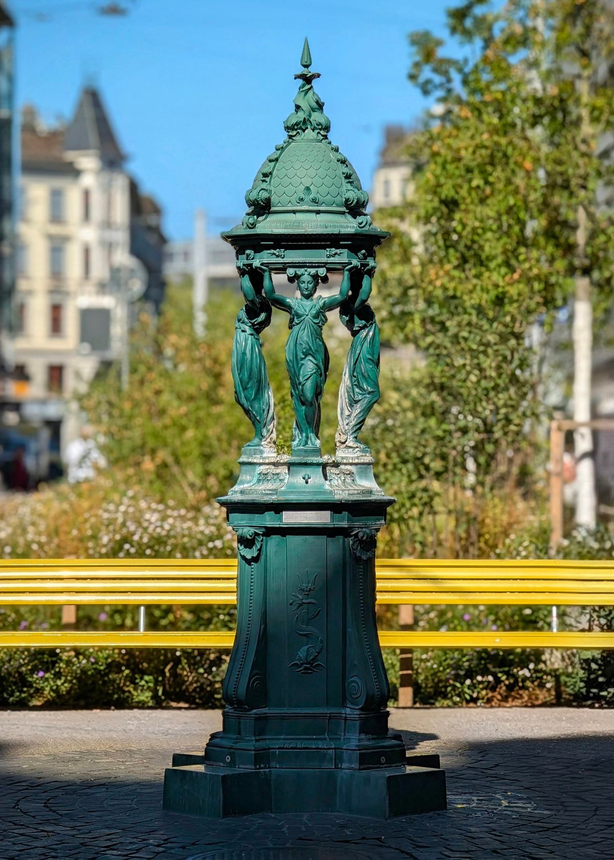 Pariserbrunnen Fountain vertical Pariserbrunnen Fountain vertical